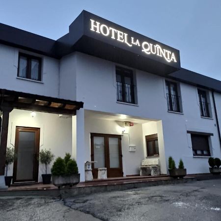 Hotel La Quinta クエ エクステリア 写真